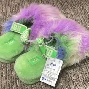 UGG FLUFF YEAH Women's Size 8  Fur Apple Green Slides Slippers Sandals